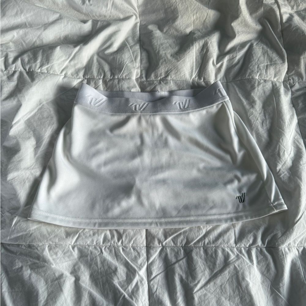 White Tennis Skirt – Women’s Size XS, Stretch Waistband, Athletic Skort